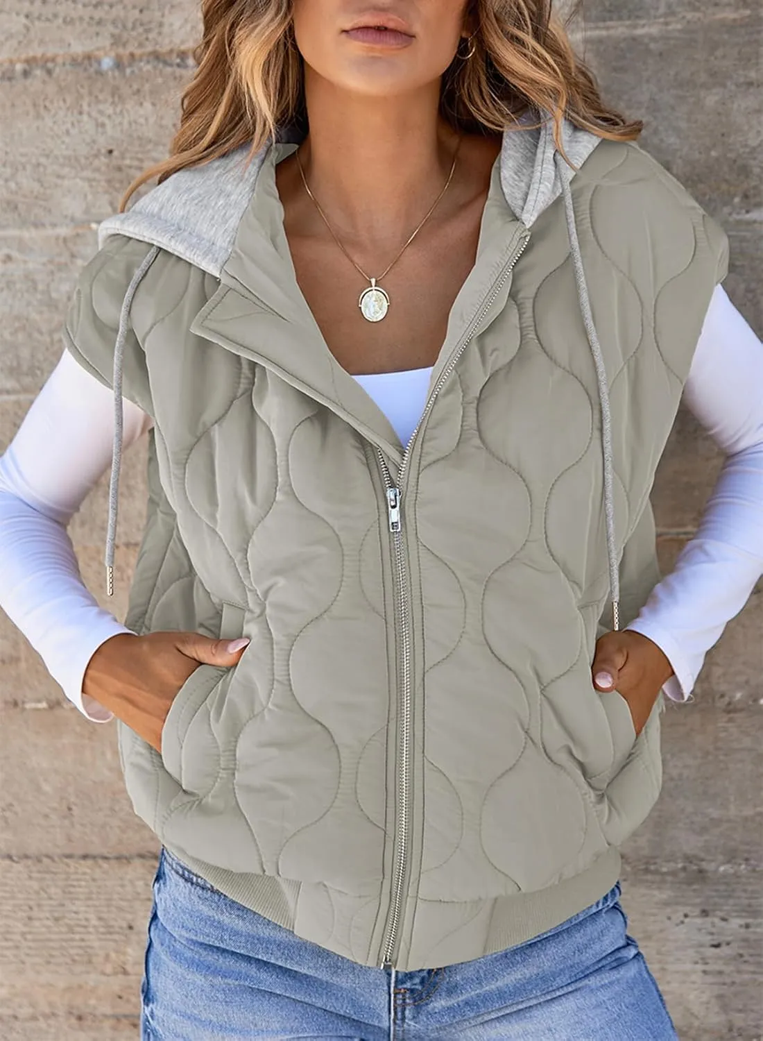 EVALESS Hooded Puffer Vest Women 2024 Zip Up Sleeveless Quilted Vests with Pockets