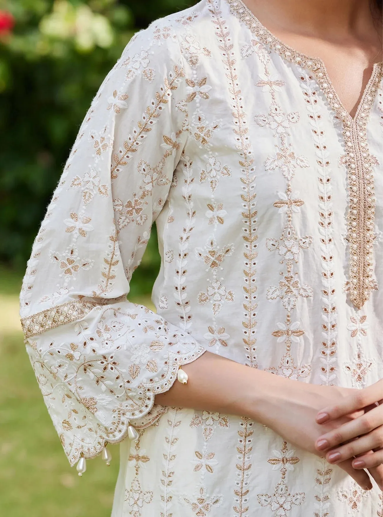 Mulmul Cotton Purvayi Off White Kurta with Off White Pant & Dupatta
