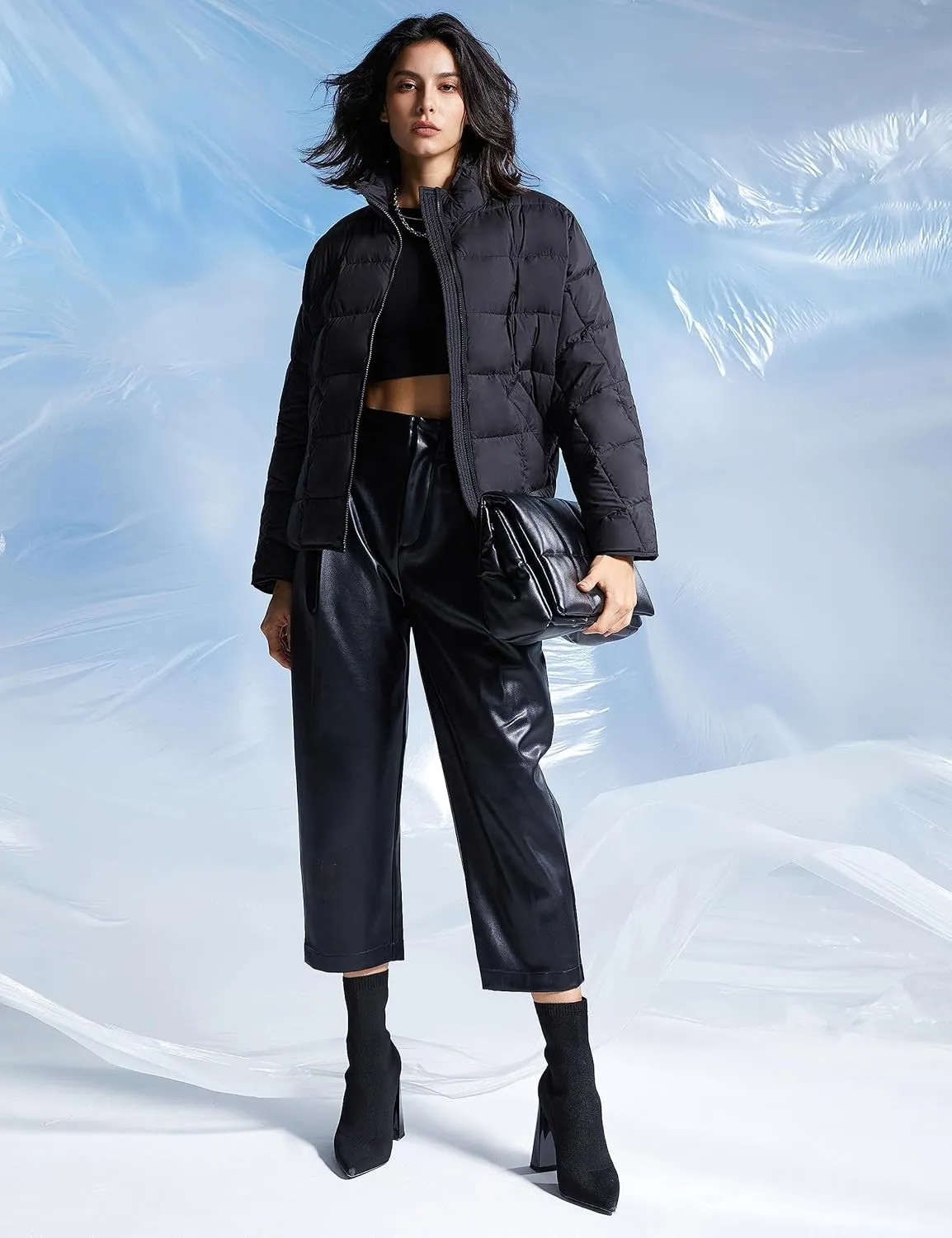 Orolay Women's Cropped Puffer Jacket Quilted Lightweight Oversized Down Coat Zip Up Spring Short Padded Outwear