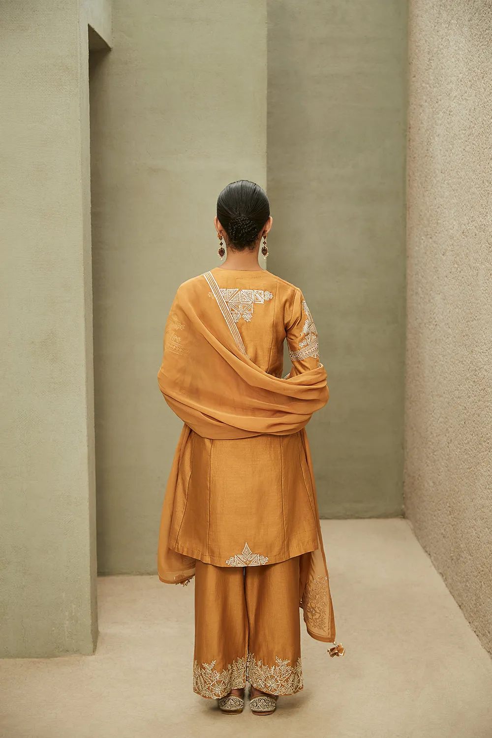 The Neo-Classic Kurta Set