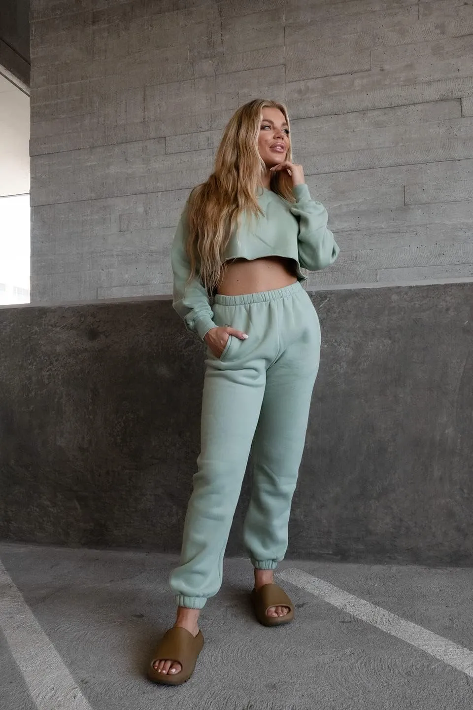 TIC TOC Womens Soft Fleece Oversized Sweatpants Casual Essential High Waisted Jogger Pants with Pockets