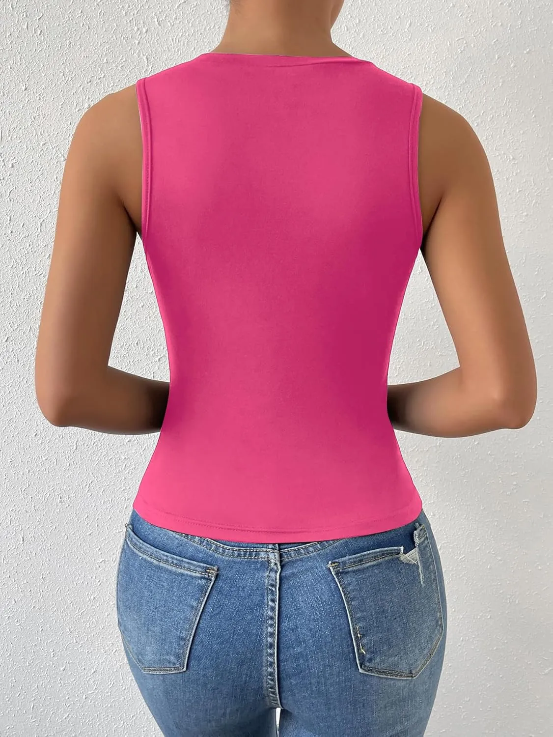 WDIRARA Women's Rhinestone Tank Top Sleeveless Summer Top Round Neck Tank Top