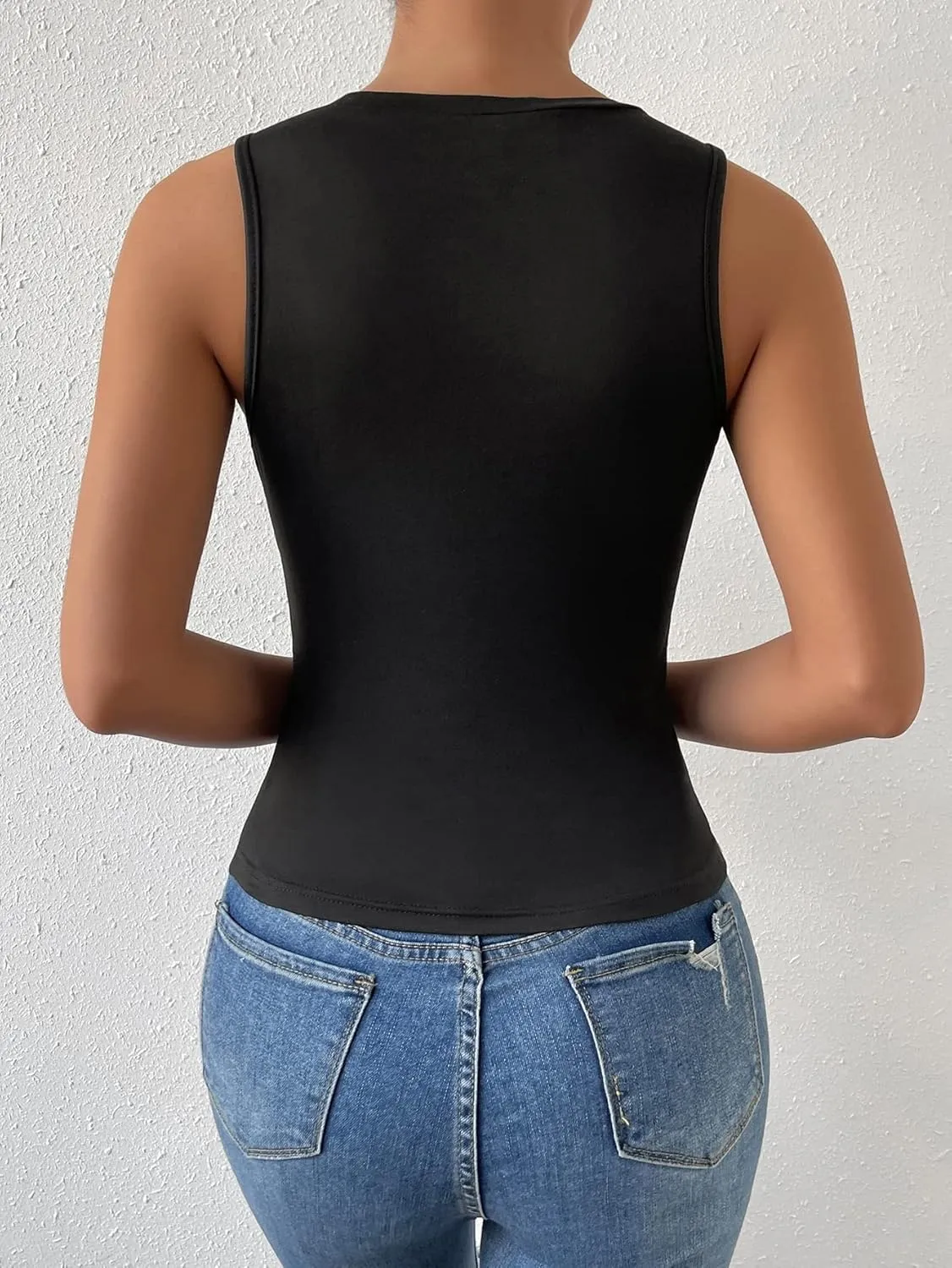 WDIRARA Women's Rhinestone Tank Top Sleeveless Summer Top Round Neck Tank Top