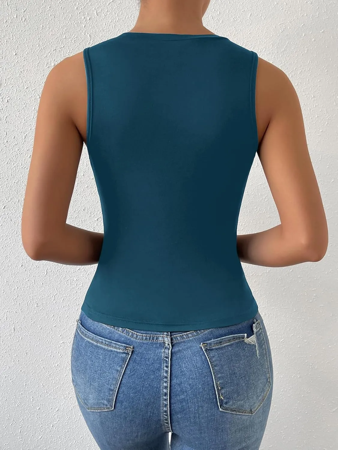 WDIRARA Women's Rhinestone Tank Top Sleeveless Summer Top Round Neck Tank Top