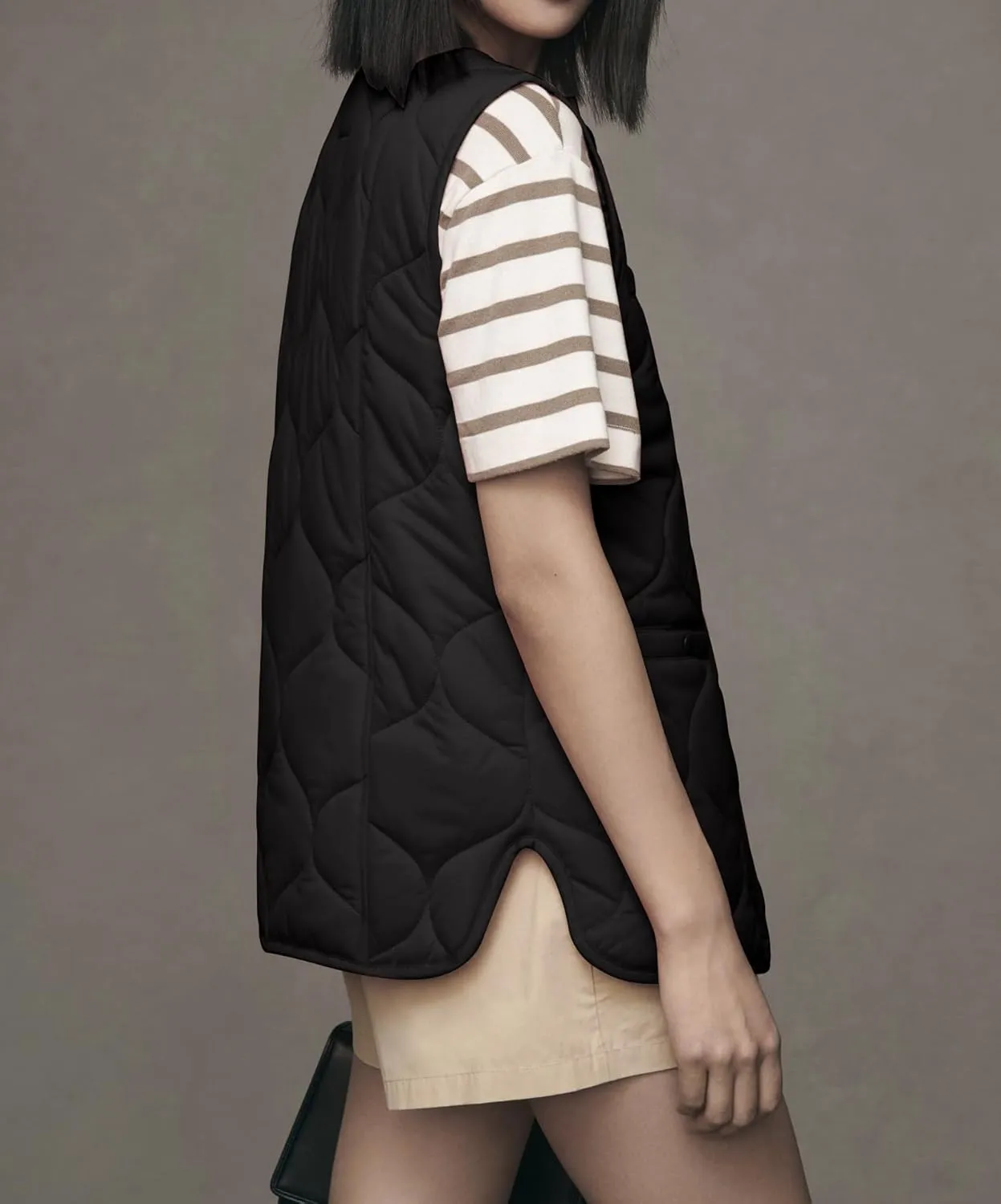 Women Quilted Puffer Vest Winter Bow Button Down Collarless Lightweight Padded Vest Coat Outerwear with Pockets