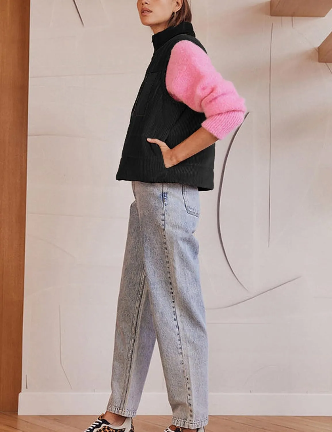 Women's Corduroy Puffer Vest Cropped Stand Collar Zip Up Color Block Vests Warm Gilet Jacket Outerwear with Pocket