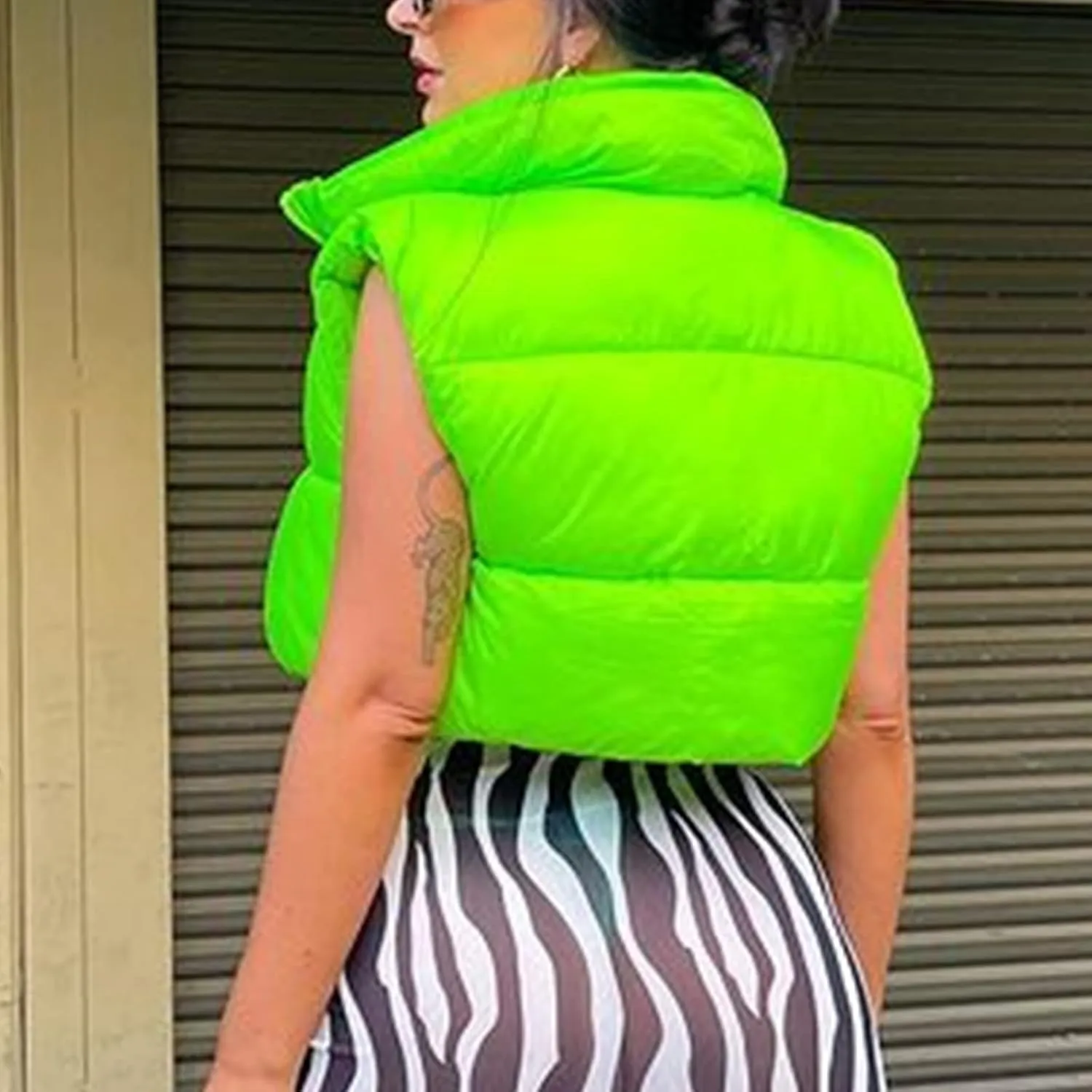 XBTCLXEBCO Womens Cropped Puffer Vest Jacket Lightweight Sleeveless Stand Collar Zip Up Outerwear Warm Padded Down Vest